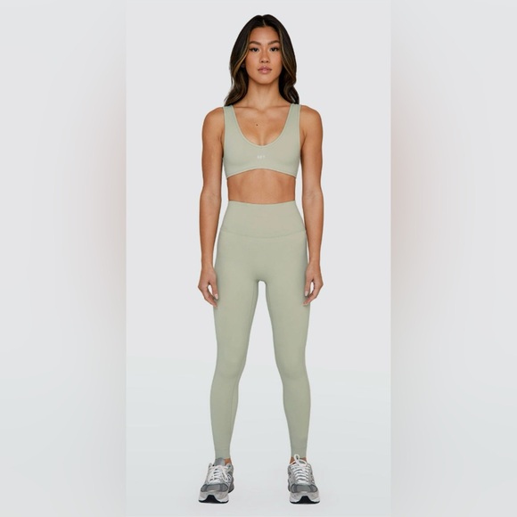 Set Active Sport Body Matching Set-Dip Bra Size M / Leggings Size S In Thistle - Picture 1 of 15